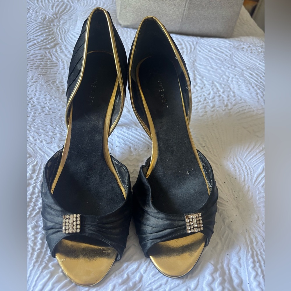 Nine West Black and Gold Women's Heels